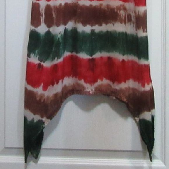 New  Top says med. but may be a childs size - Picture 4 of 6